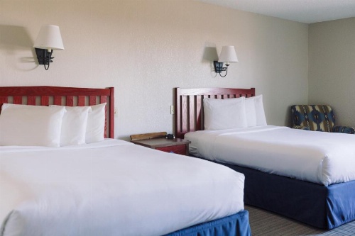 Wildwood Lodge & Suites image 30